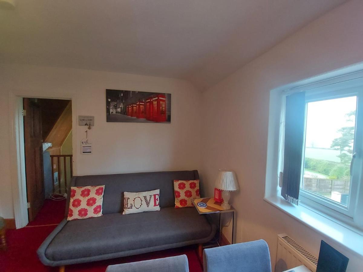 Minutes From Lyme Regis Self-Catering Suite With Stunning Countryside Views & Double Bath アクスミンスター エクステリア 写真
